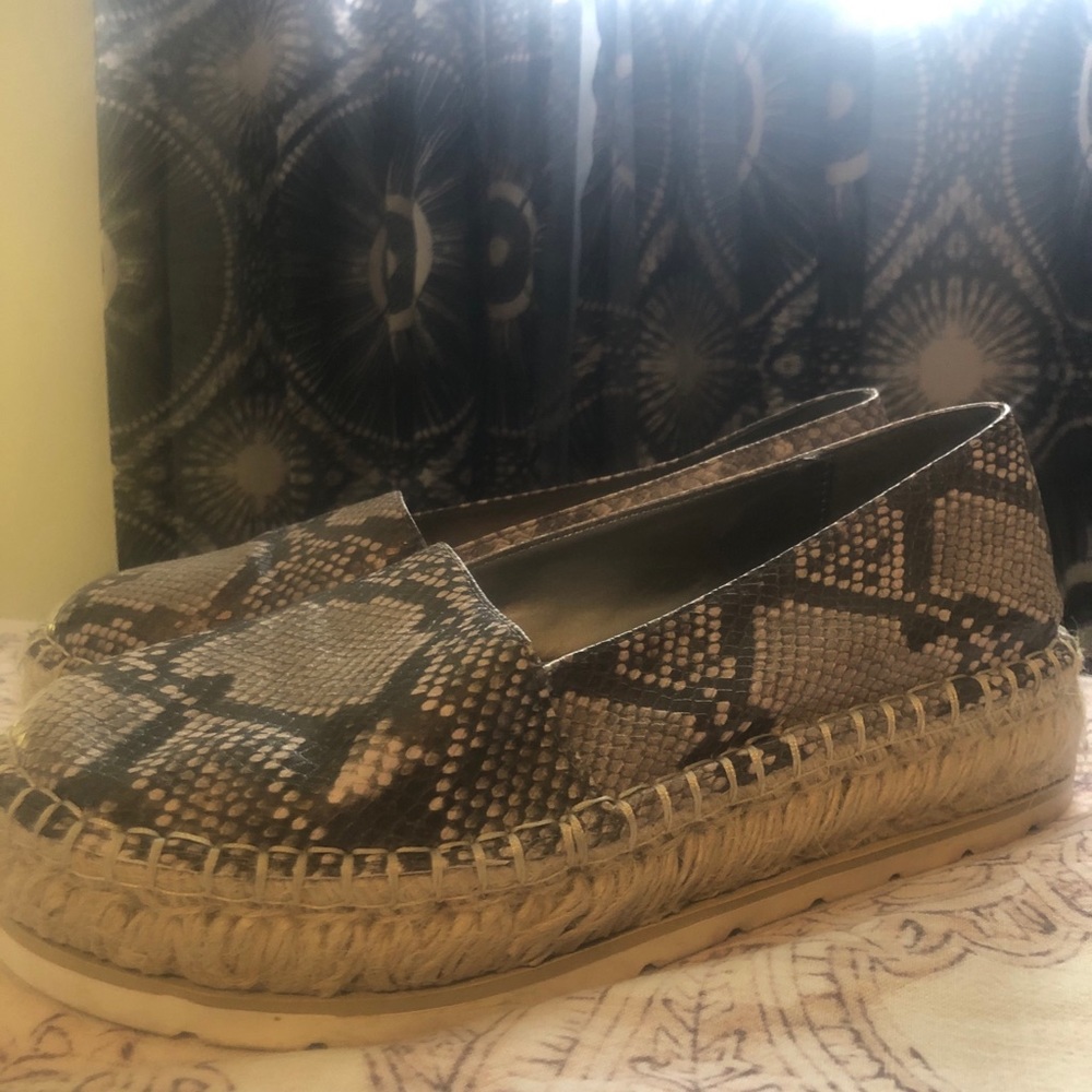 Carlos Santana Women's Edith Moccasin